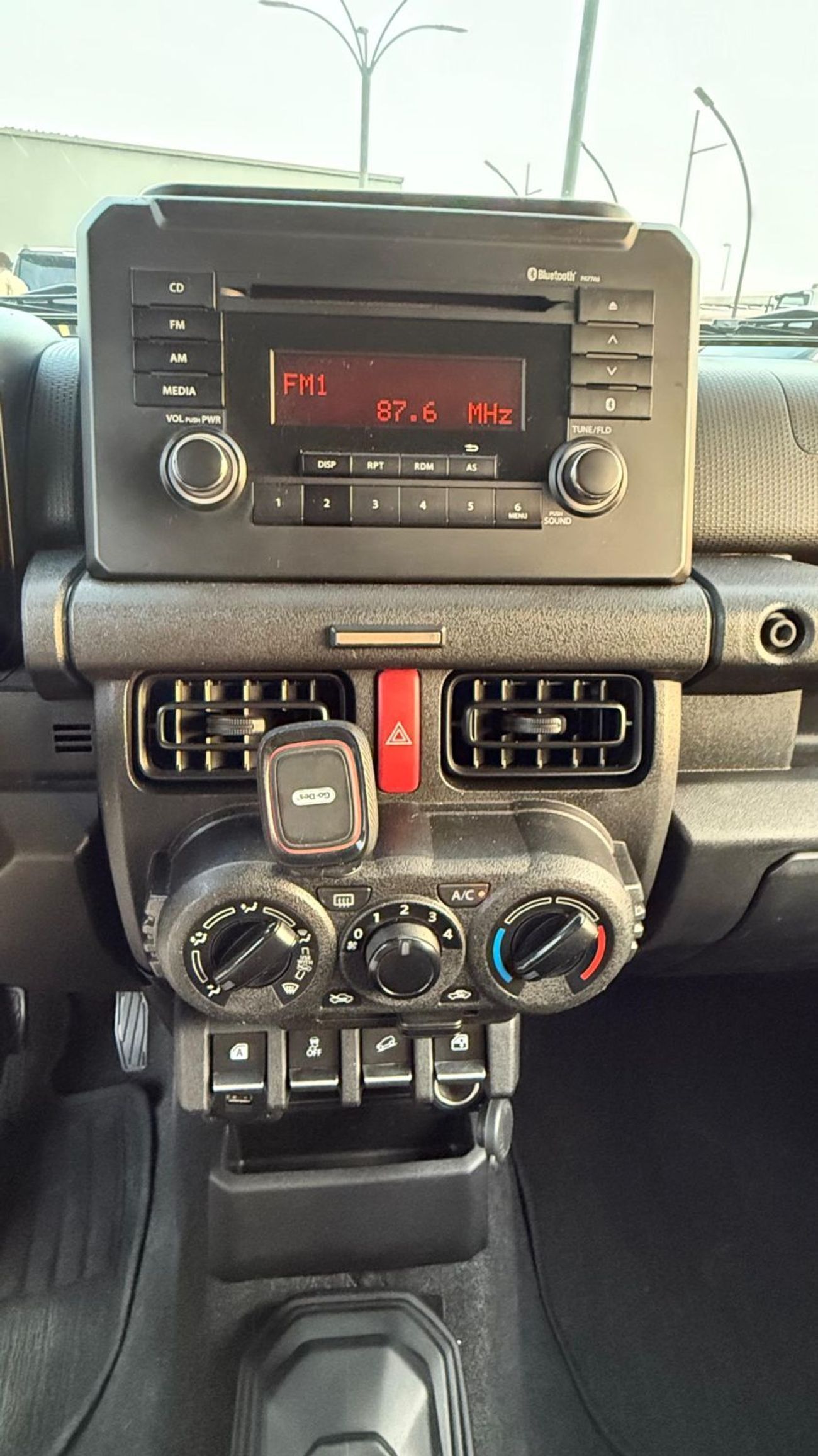 سوزوكي جيمني 1.5L GL (M/T)