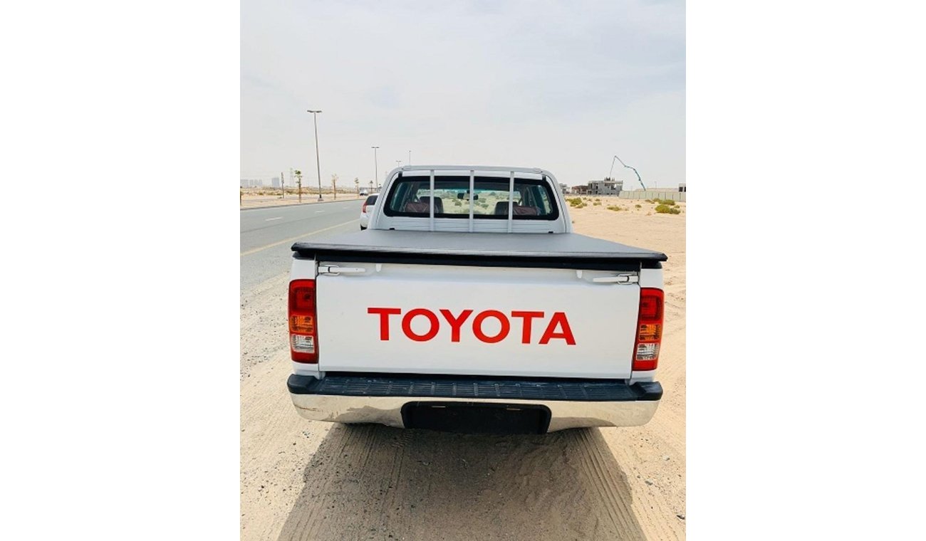 Toyota Hilux Toyota Hilux 2010 White | A 1013