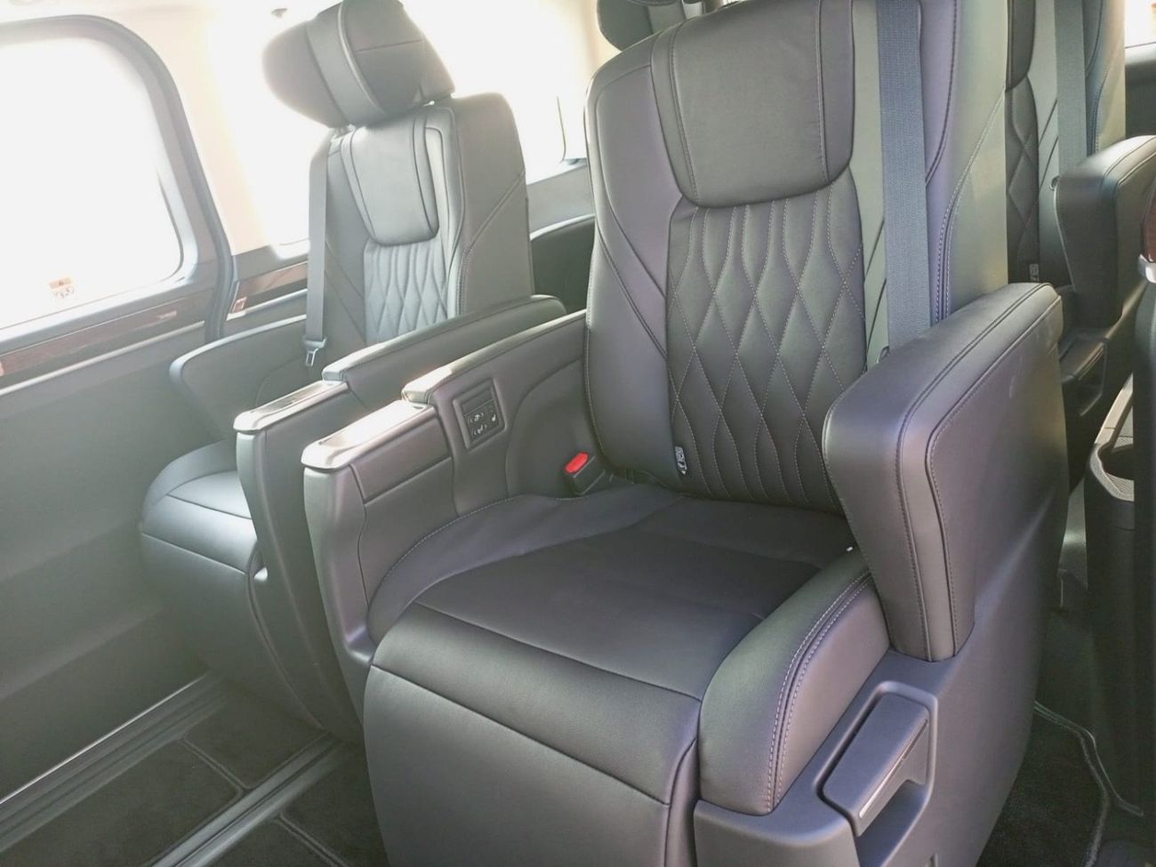Toyota Granvia Toyota Granvia vip 6 seater