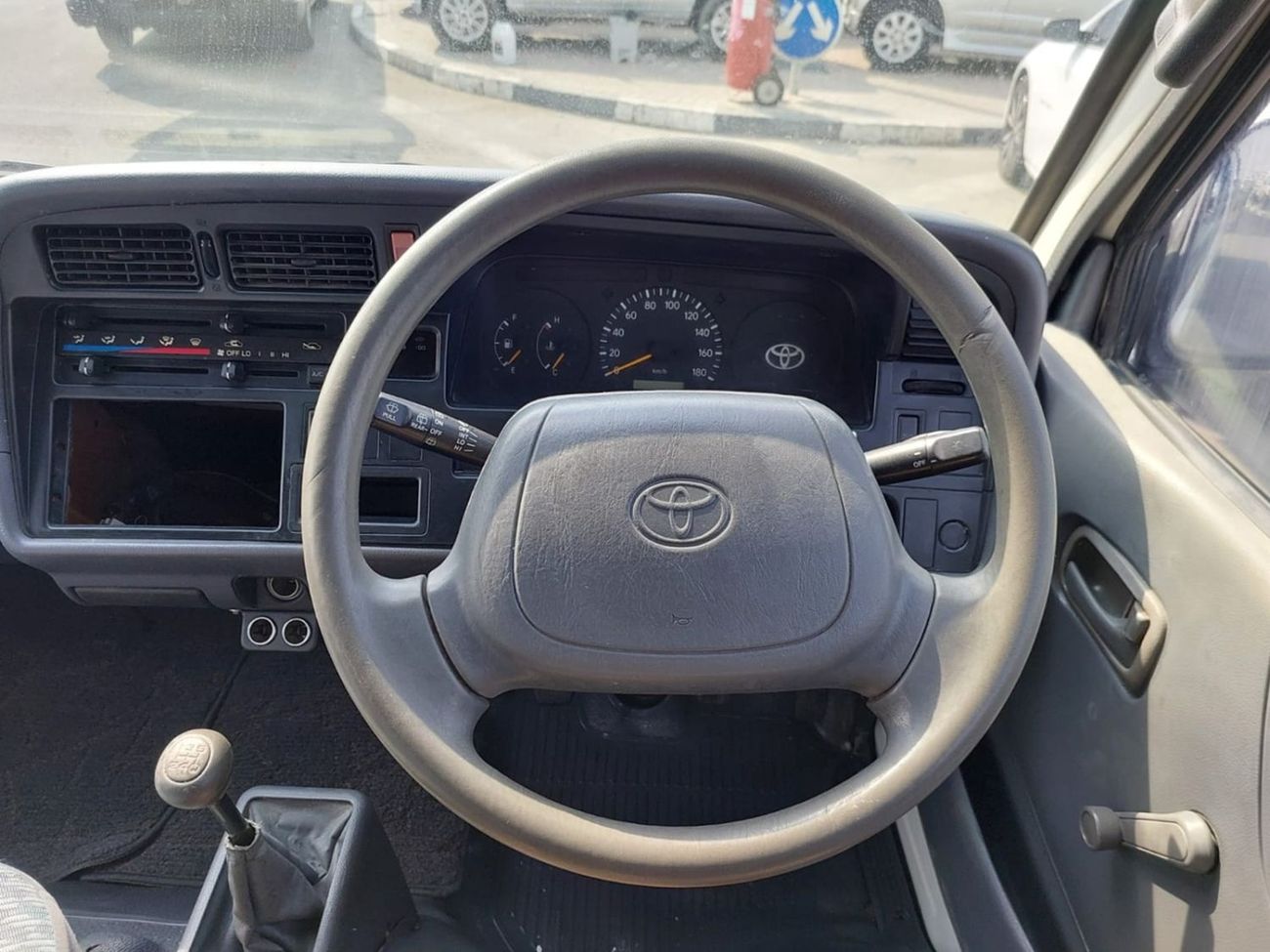 تويوتا هاياس TOYOTA HIACE COMMUTER VAN RHD 2001 MODEL 3.0 L DIESEL MANUAL(PM08349)