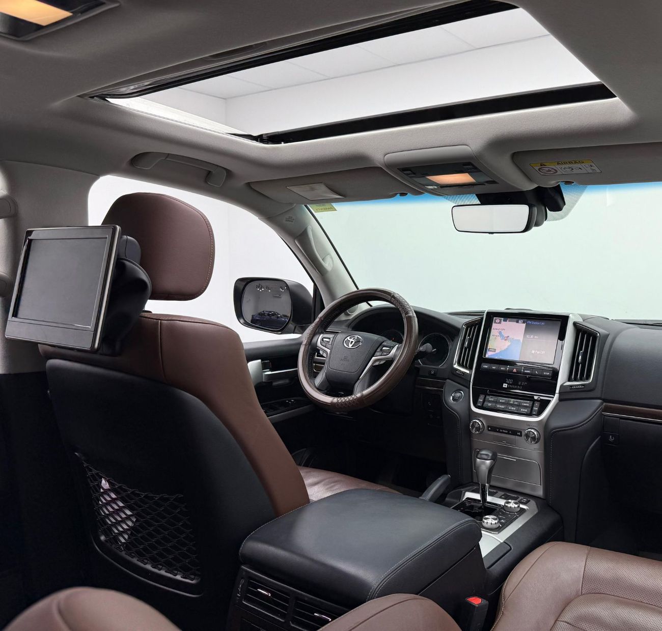 تويوتا لاند كروزر 2021 Toyota Land Cruiser VX-E V8, 1 Year Unlimited KM Warranty, Full Toyota Service History, GCC