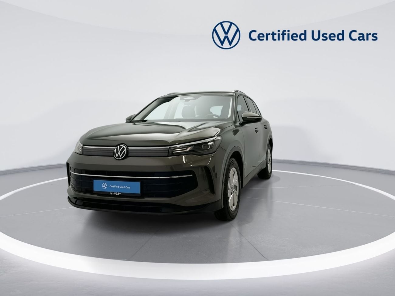Volkswagen Tiguan LIFE 1.4L | LED Headlamps | Heated Folding Mirrors | 17" Alloy Wheels