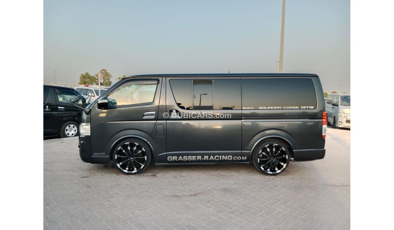 Toyota Hiace TOYOTA HIACE VAN RIGHT HAND DRIVE (PM1617)