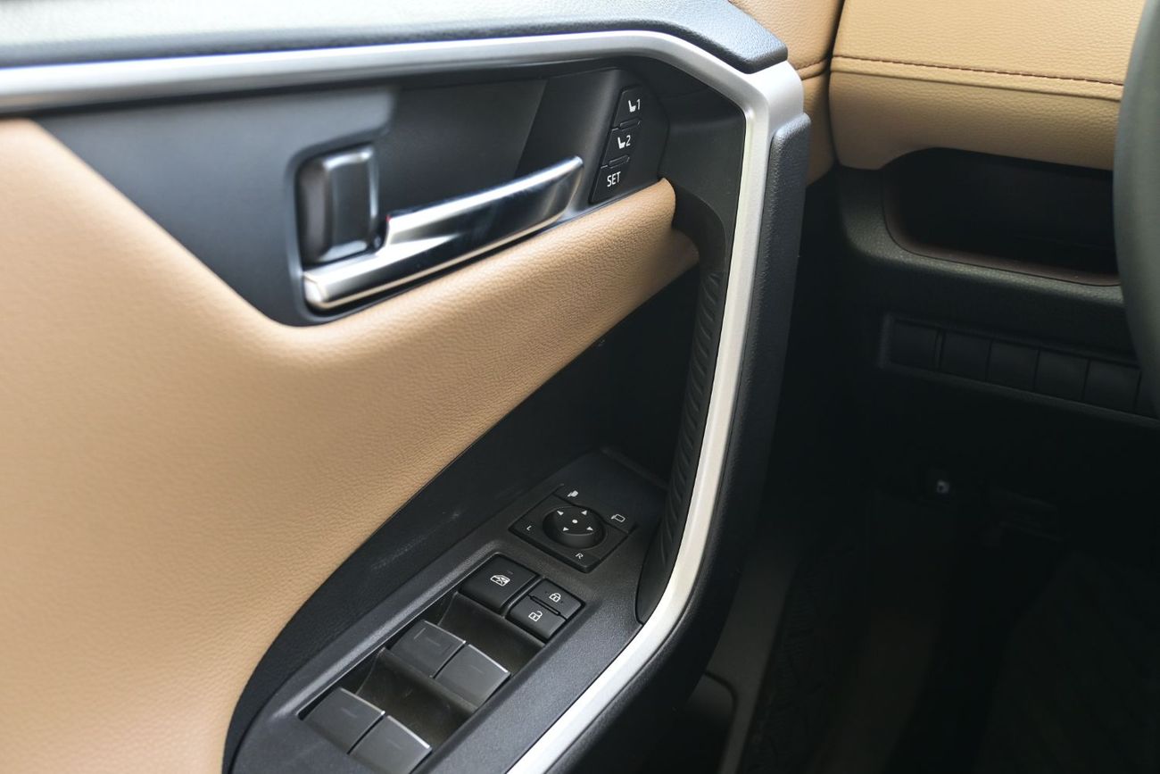 تويوتا راف ٤ Toyota RAV4 Limited 2.5L Hybrid AWD, Side Radar, GCC