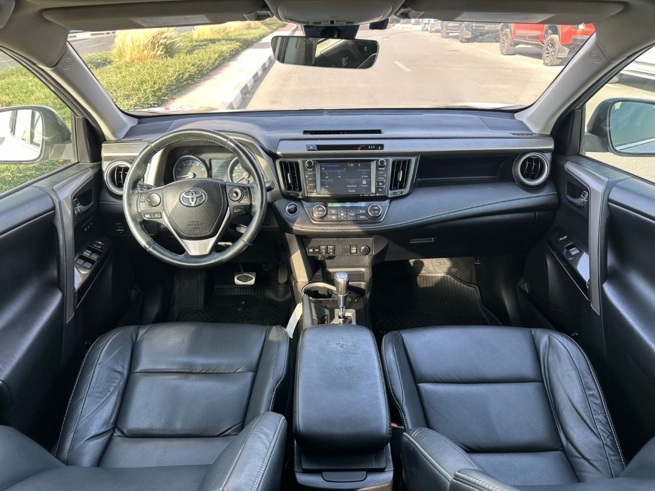 تويوتا راف ٤ Limited 2.5L push start, leather seats, Power seats,sunroof