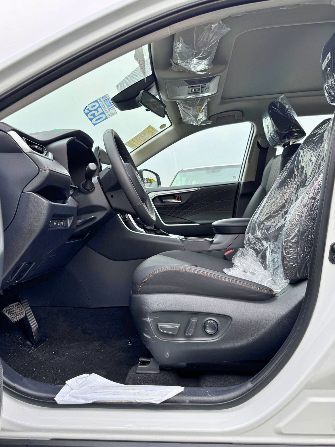 Toyota RAV4 ELITE / 2.5L HYBRID / 360* WITH PANORAMIC ROOF / FULL OPTION (CODE # 69049)