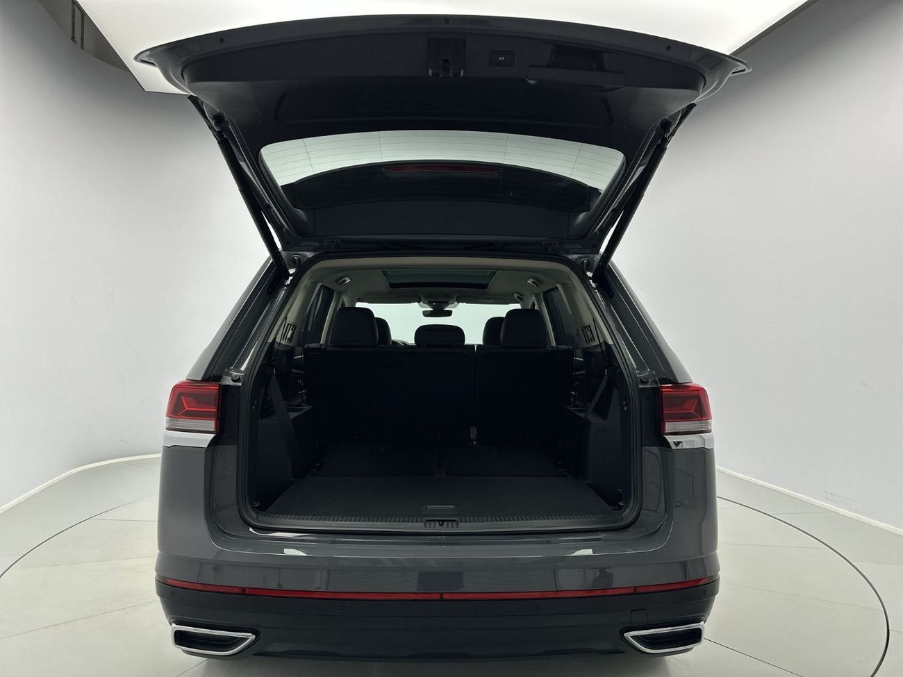 Volkswagen Teramont Comfortline 3.6L Comfortline 2.0 (Ref#53632) - 34,100 AED SAVINGS from New Car