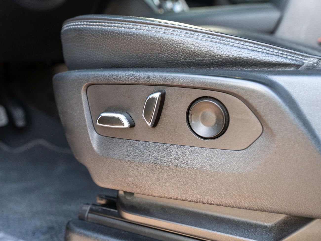 جي أم سي يوكون Denali 6.2L (8 Seater)