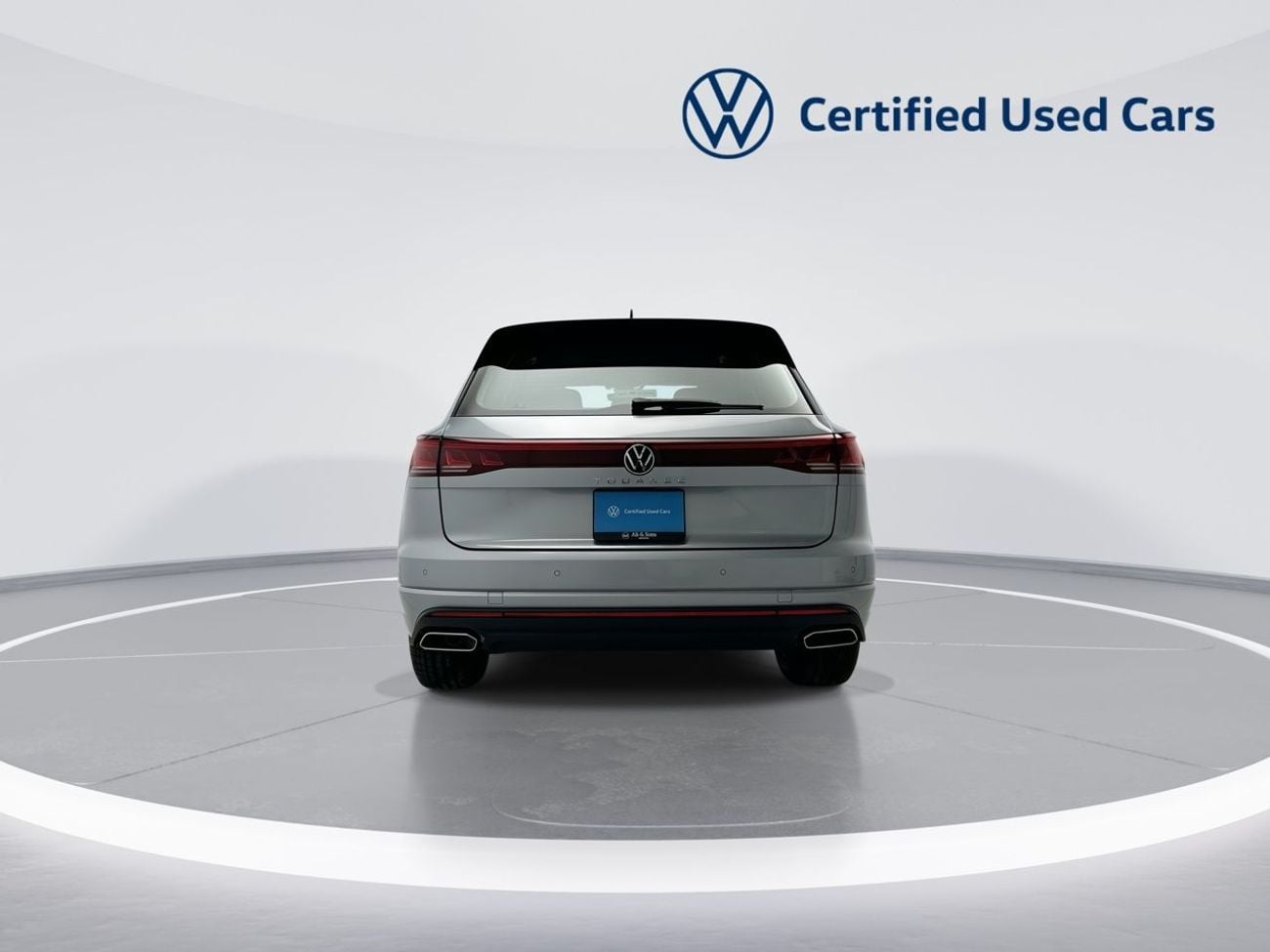 فولكس واجن طوارق | 42,100 AED SAVINGS from New Car | ONLY 3,796 KM | As-New Flagship Luxury | Warranty and Free Servi