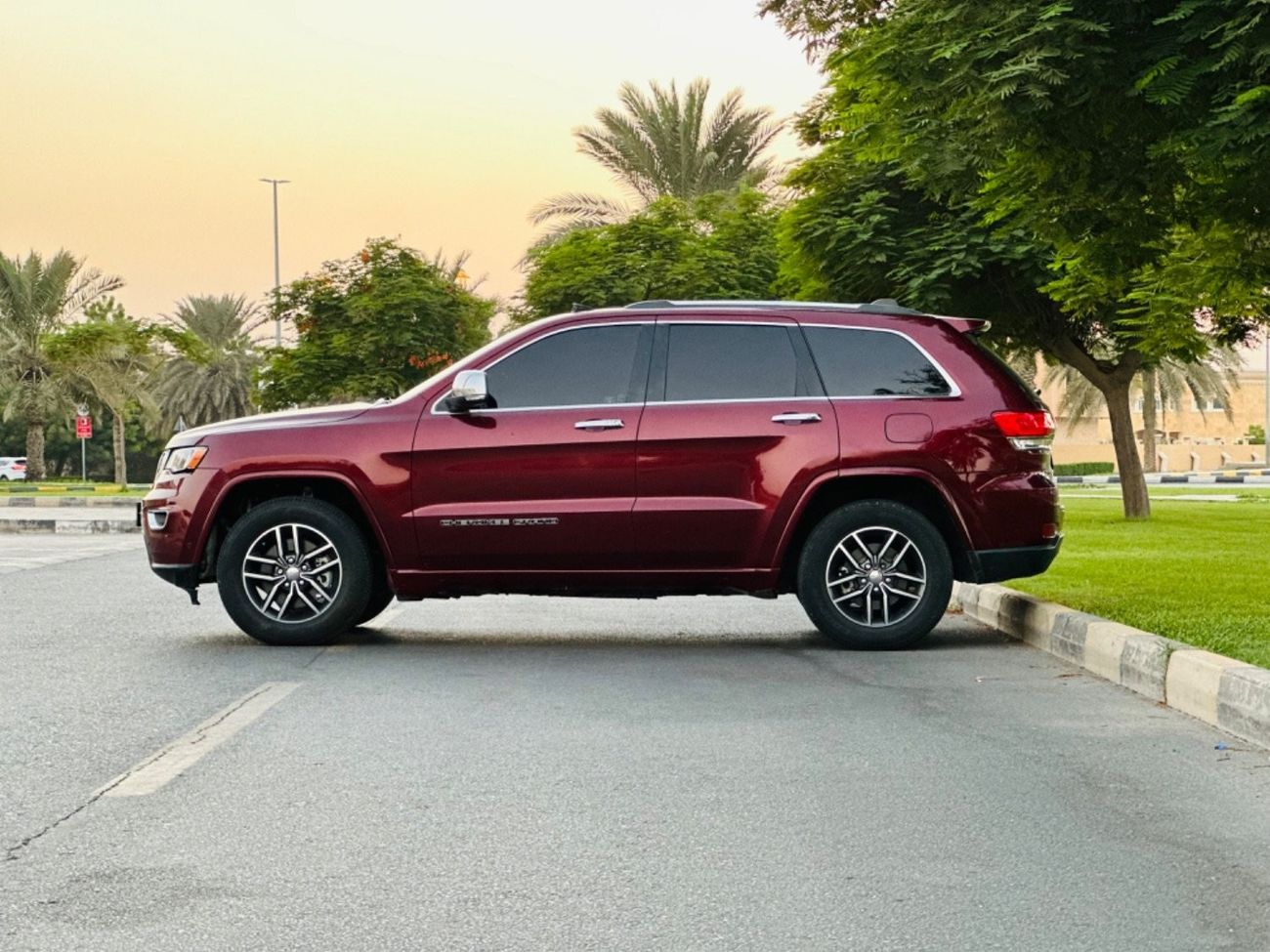 جيب جراند شيروكي JEEP GRAND CHEROKEE LIMITED V6 MODEL 2018