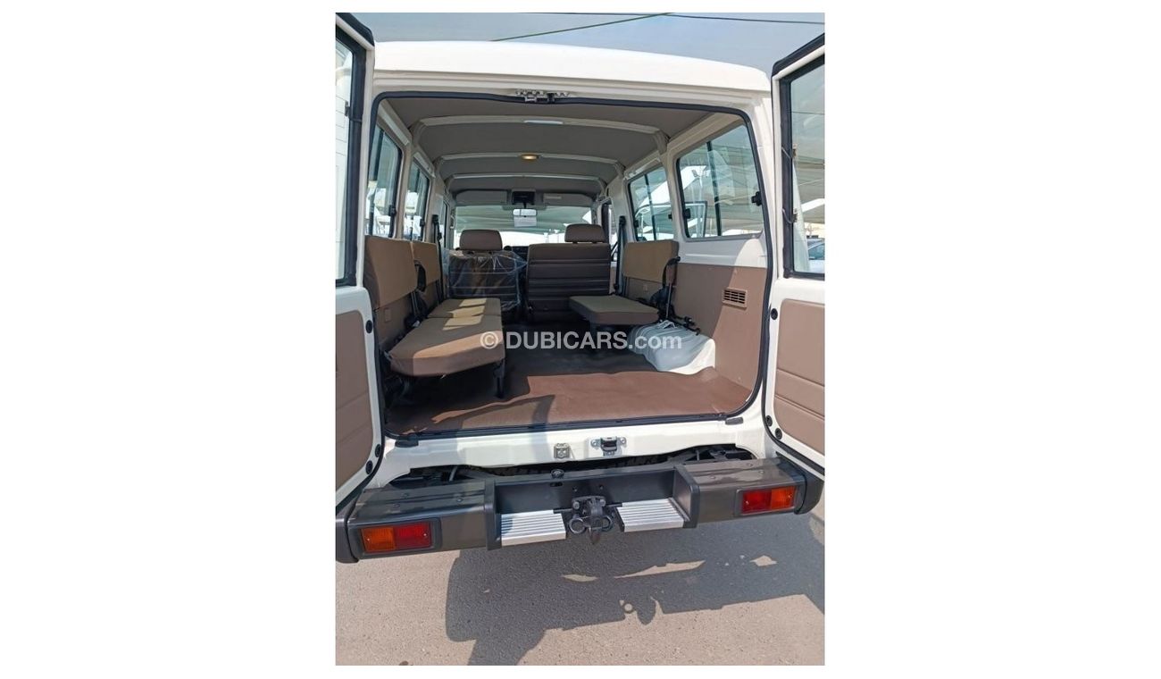 Toyota Land Cruiser 70 2024 Model Toyota Land Cruiser LC78 E (3-Door) Hardtop 4.5L V8 Diesel M/T 4x4