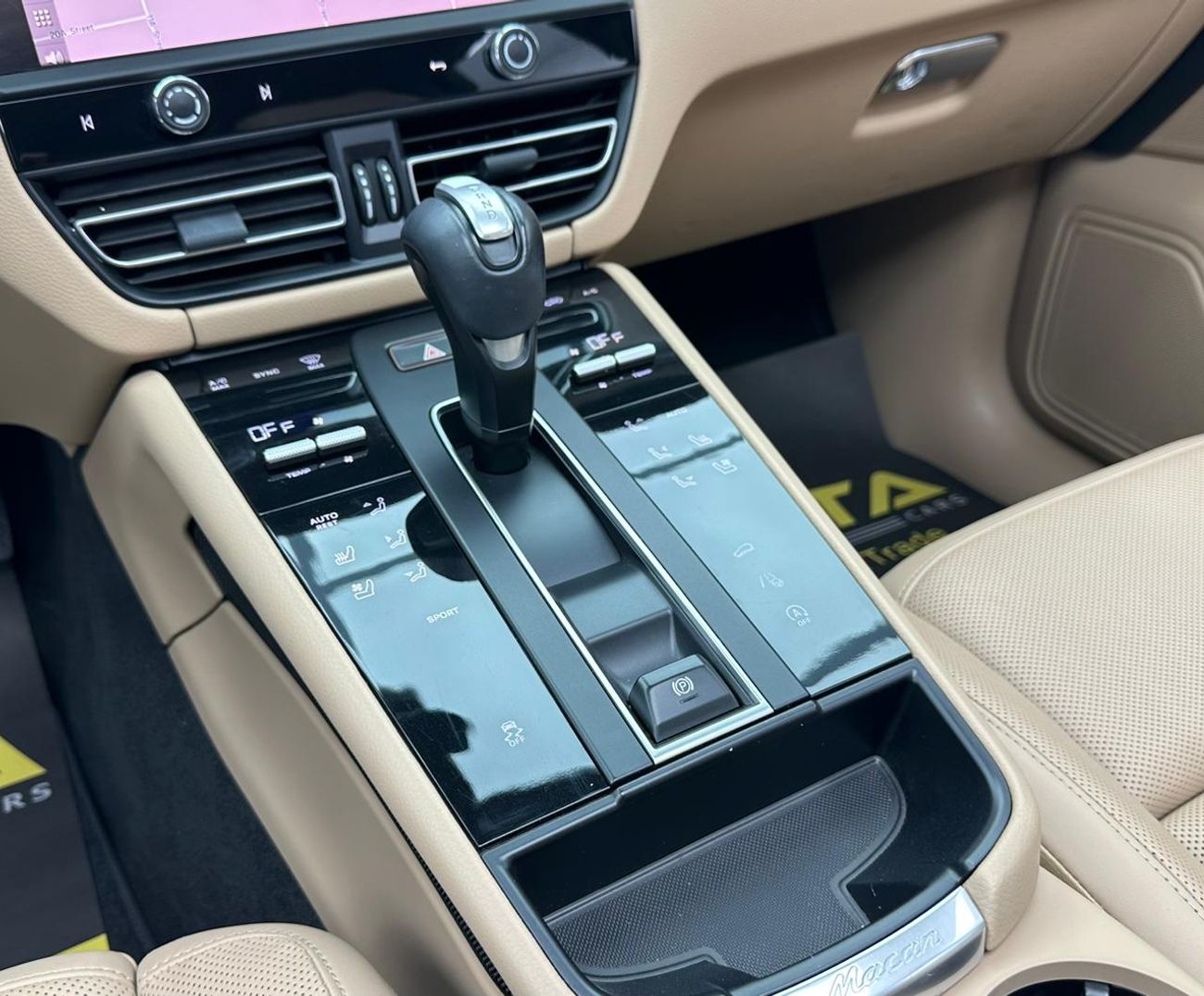 Porsche Macan Std 2.0L (260 HP) 2023 Porsche Macan, 1 Year Unlimited KM Warranty, Porsche Full Service History, GC