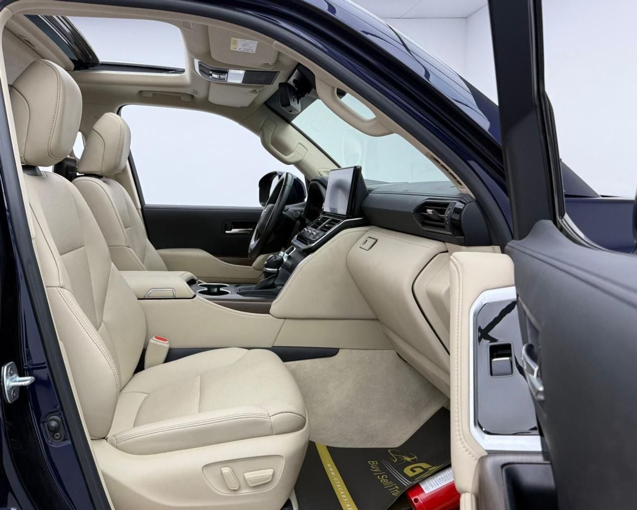 Toyota Land Cruiser 2023 Toyota Land Cruiser GXR, 2028 Toyota Warranty, Full Toyota Service History, Very Low Km, GCC