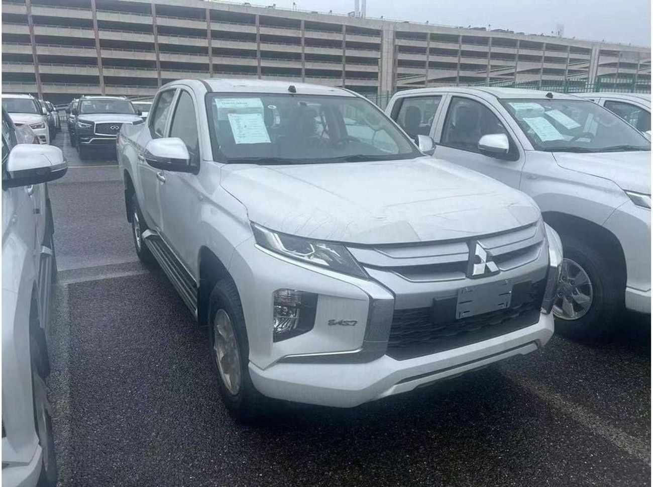 Mitsubishi L200 GL MITSUBISHI L200 BASIC DIESEL AUTO- S72 2.2L 2022