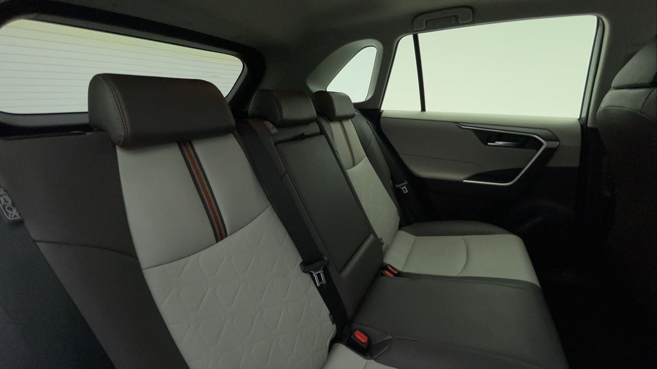 تويوتا راف ٤ ADVENTURE 2.5 | بدون دفعة مقدمة | اختبار قيادة مجاني للمنزل