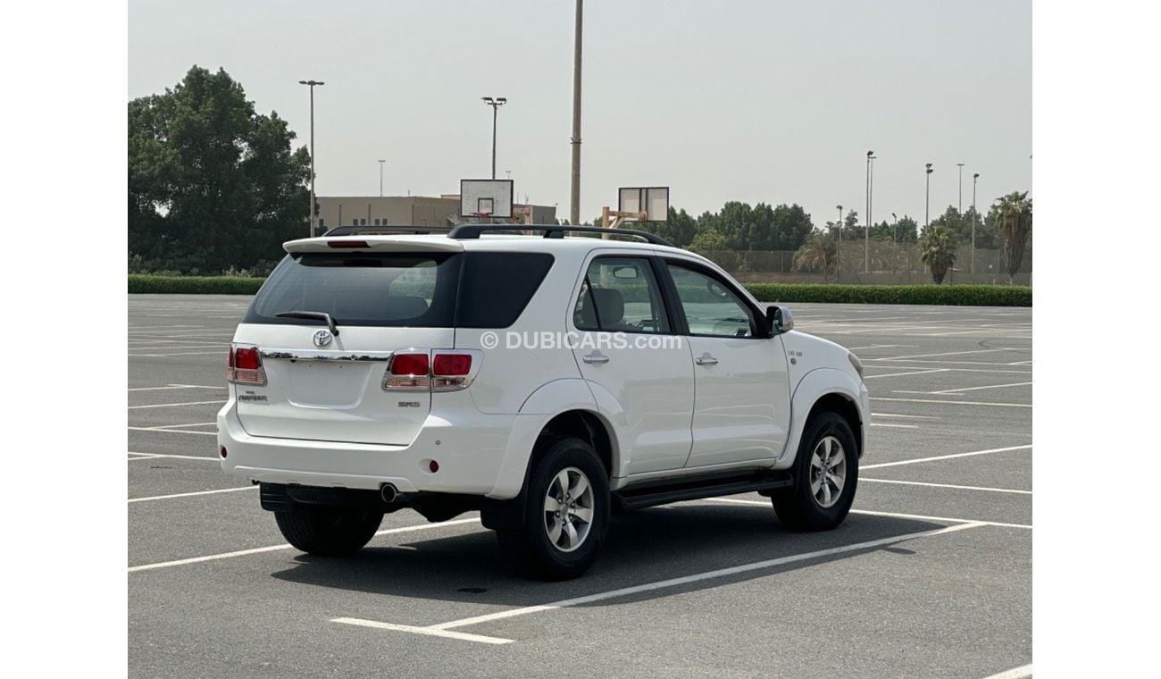 Toyota Fortuner MODEL 2008 GCC CAR PERFECT CONDITION INSIDE AND OUTSIDE FULL OPTION 4 wheel drive