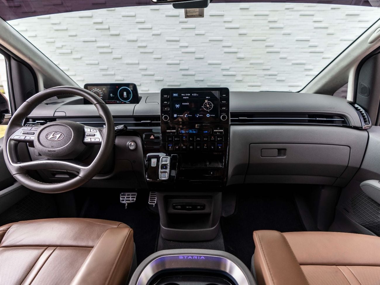 هيونداي ستاريا 3.5L Luxury (7 Seater)