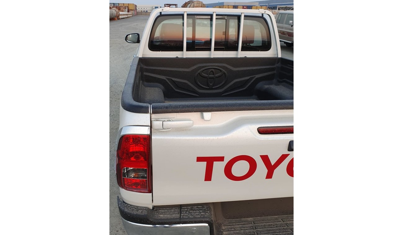 Toyota Hilux 2020YM Toyota Hilux 2.4 DC 4x4 6AT SR5 full option-limited stock- ألون مختلفة