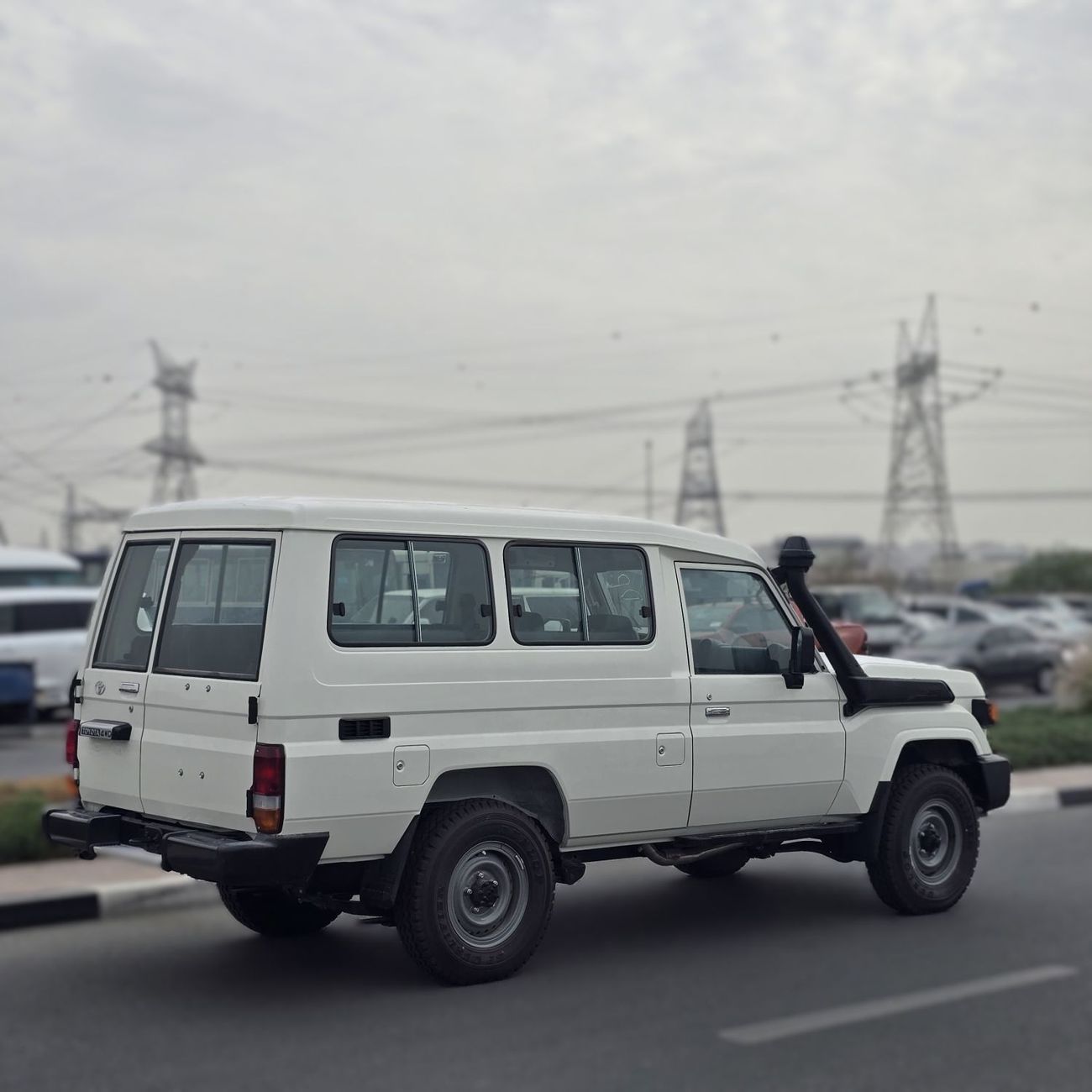 Toyota Land Cruiser 2025 Toyota Land Cruiser LC78 4.2L V6 Diesel MT 13 Seater