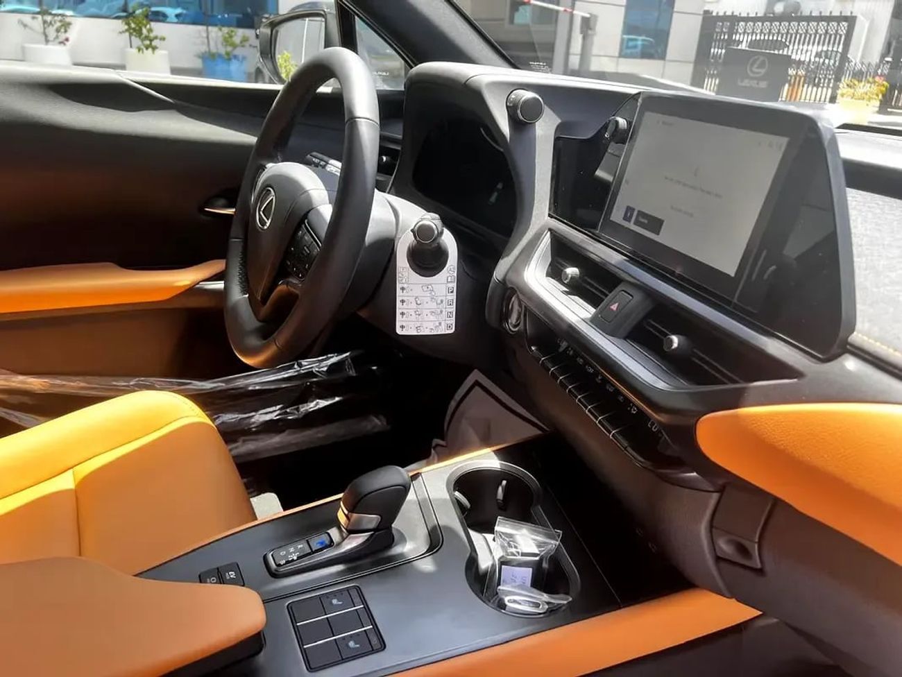 لكزس UX300h Prime Lexus UX 300e 2025 مواصفات خليجية
