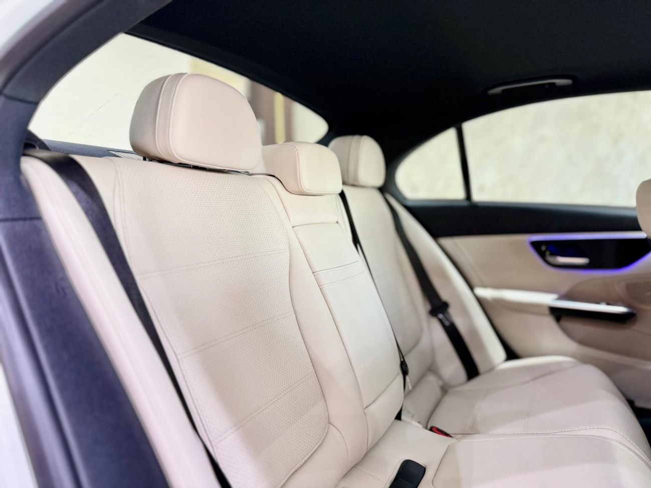 Mercedes-Benz C 300 MERCEDES C300 4MATIC II 2023 II FULL LOADED