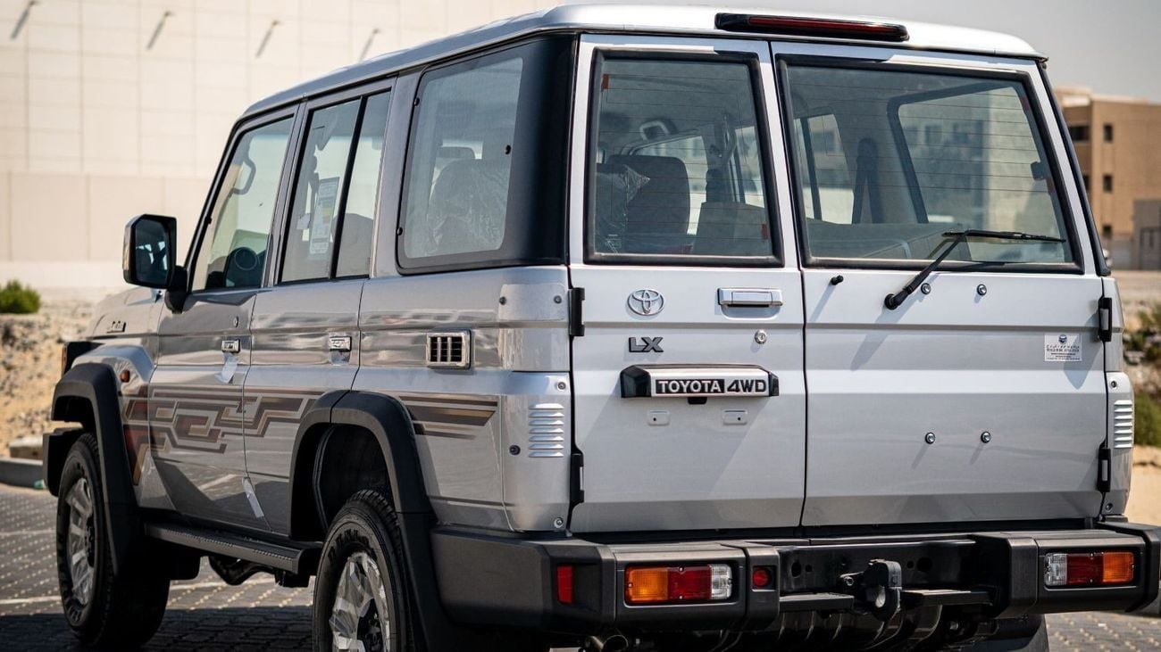 تويوتا لاند كروزر 70 LX 76 2.8L Turbo-Diesel AT 2025YM