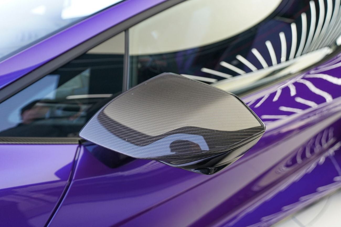 لامبورغيني ريفويلتو 6.5L V12 Hybrid