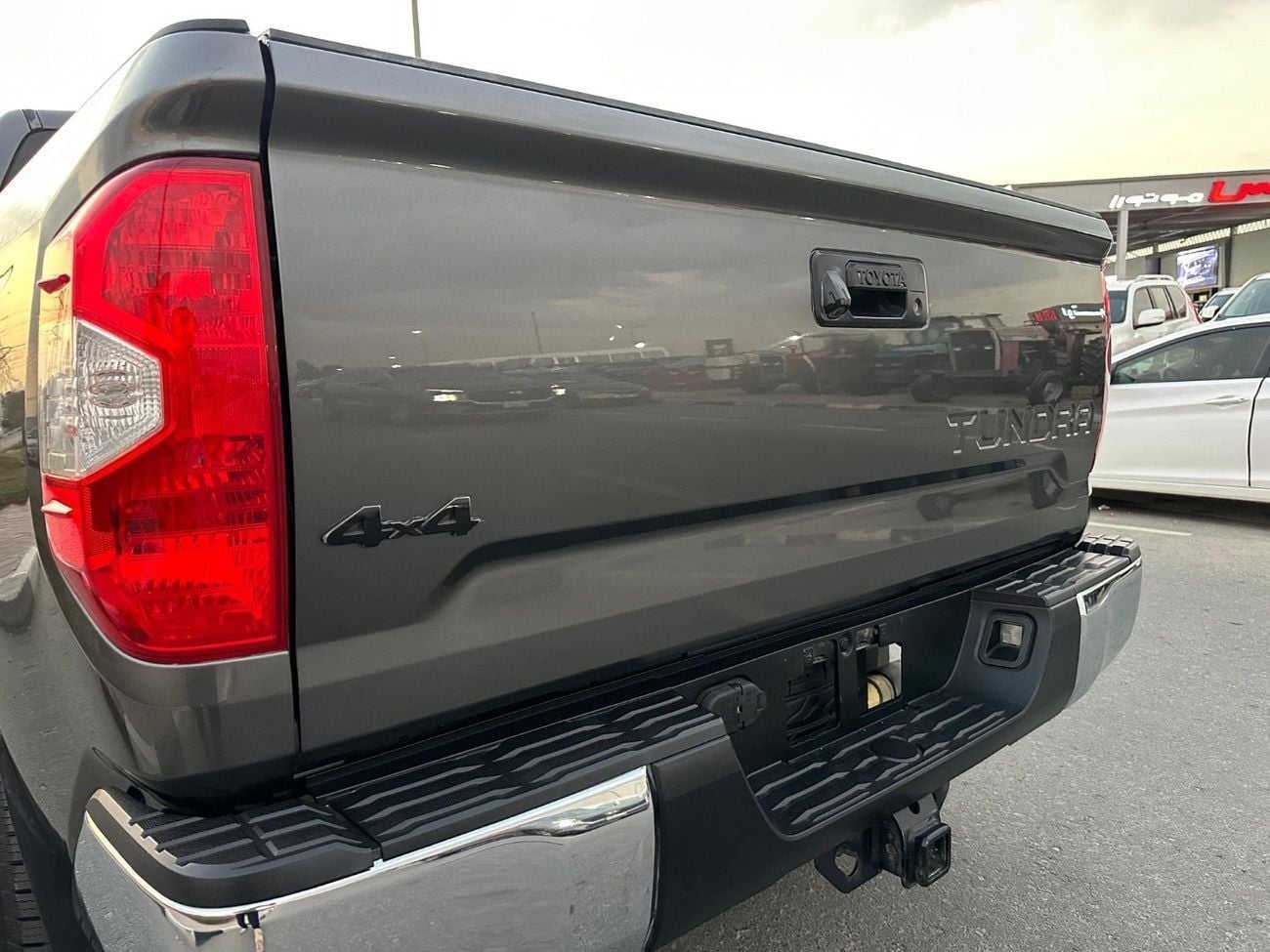 Toyota Tundra STD (NON GCC) Std 5.7L