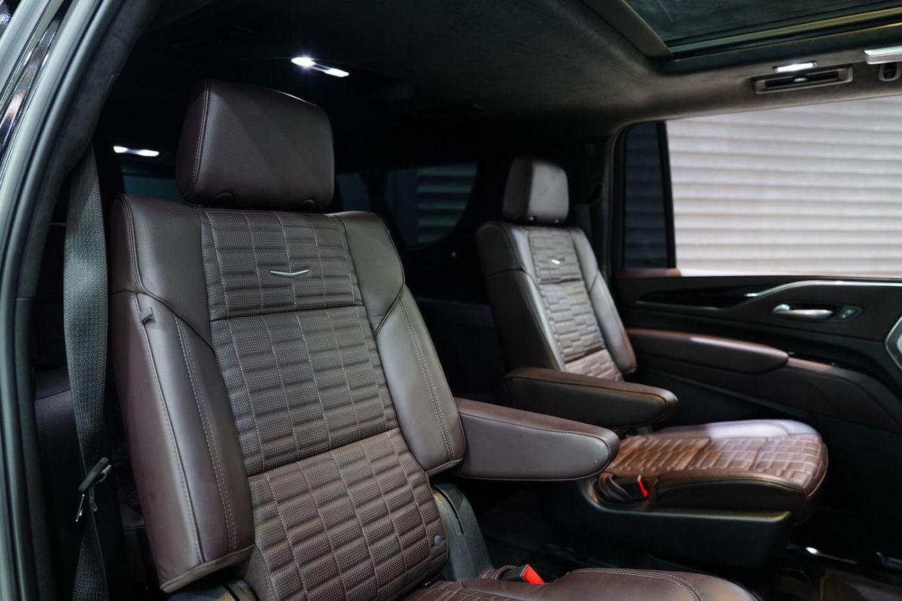 Cadillac Escalade SPORT PLATINUM 2023 Cadillac Escalade ESV Sport Platinum, Rear Entertainment Display, Dealer Warr + Serv!!