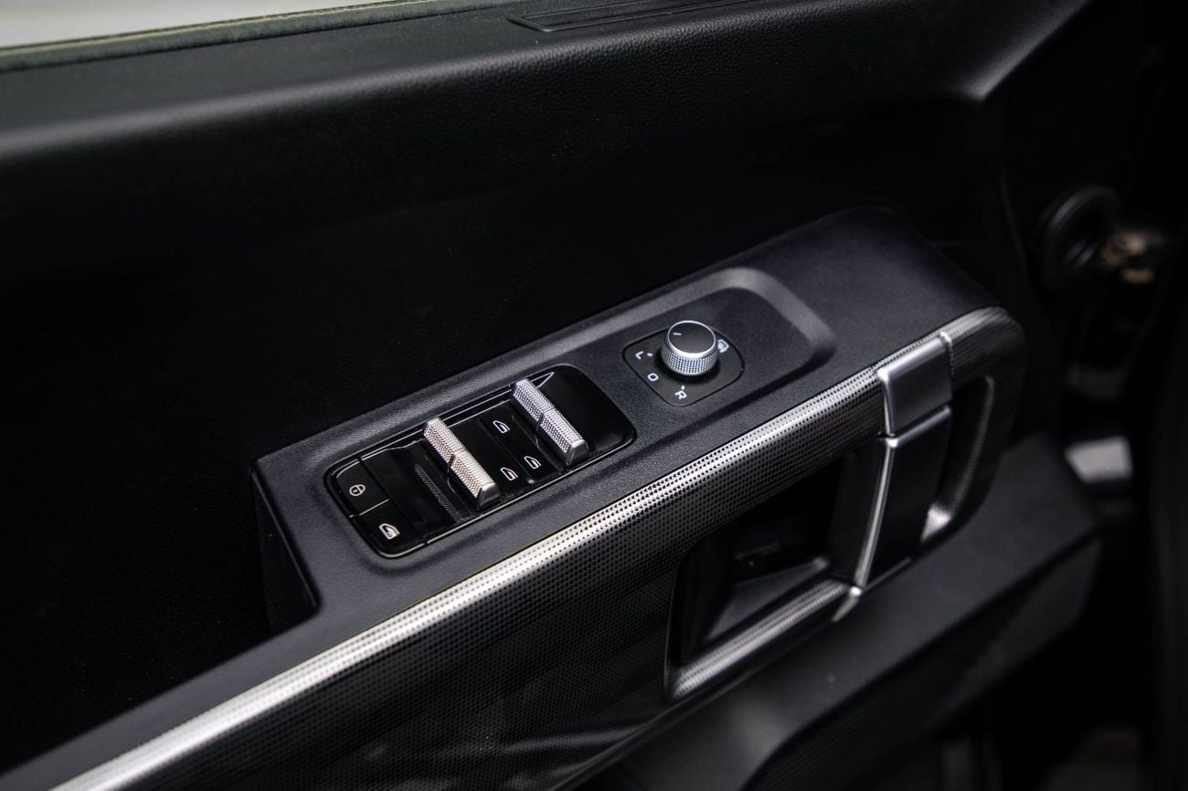 جيلي فيريزون  9-Seater EV - Black Inside Tan | Export Only