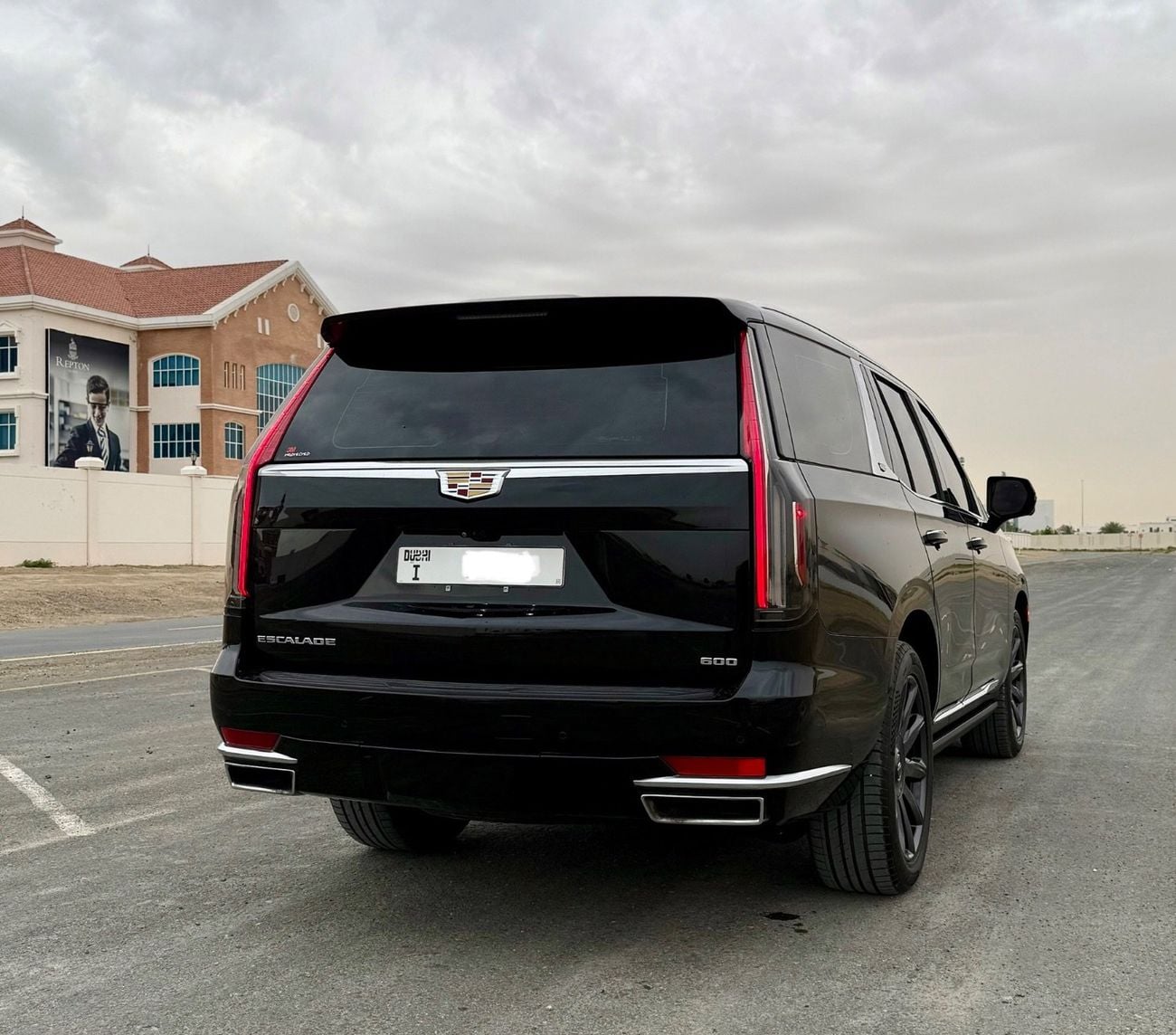 كاديلاك إسكالاد Premium Luxury Platinum 6.2L 4WD