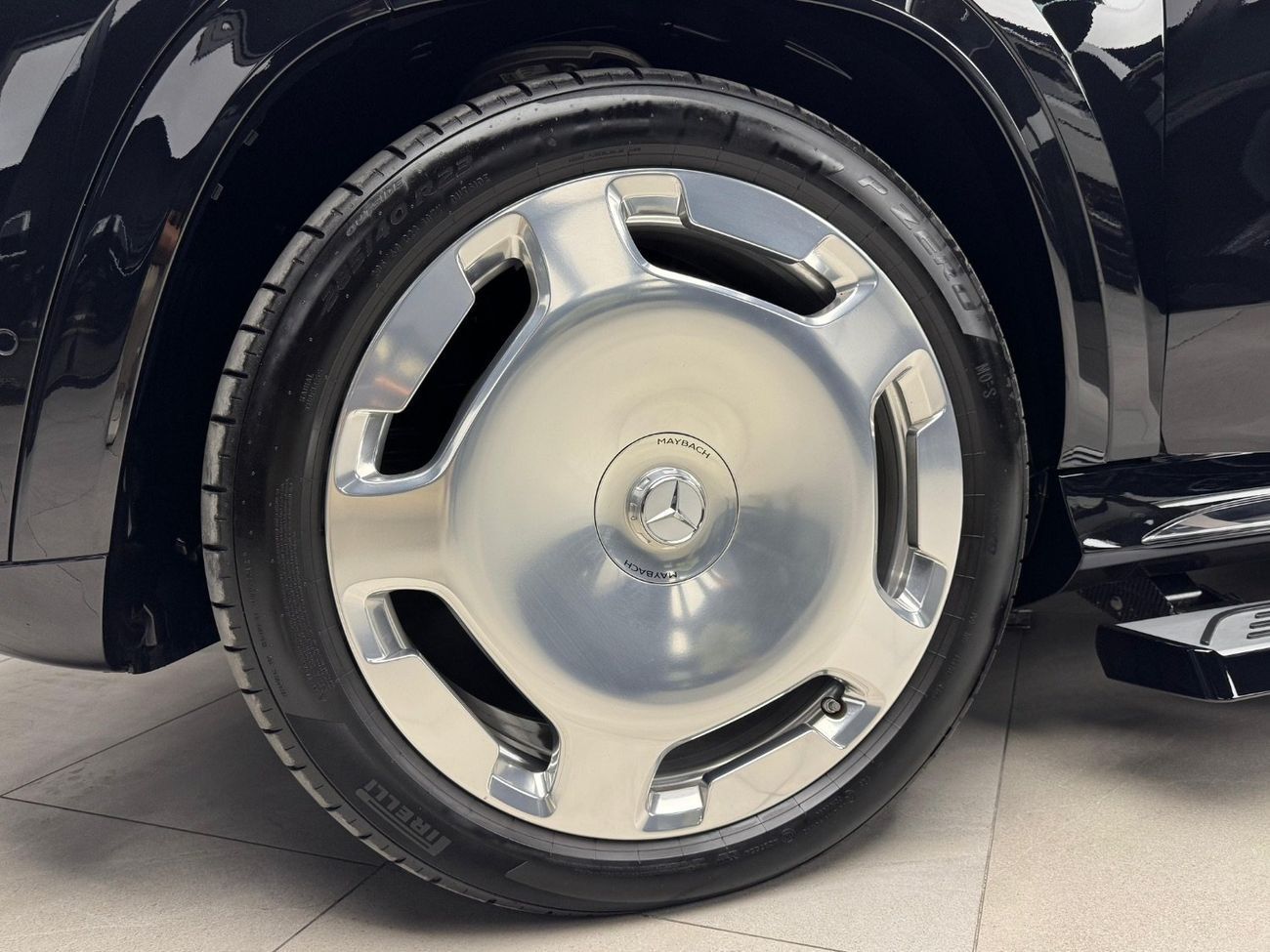 مرسيدس بنز GLS 600 Maybach