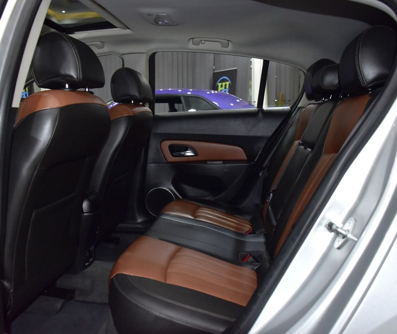 Chevrolet Cruze LT EXCELLENT DEAL for our Chevrolet Cruze LT ( 2017 Model ) Silver Color GCC Specs