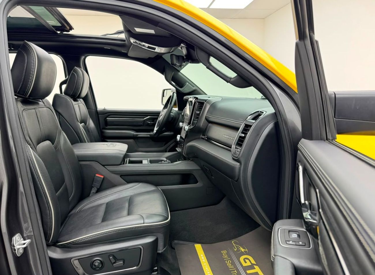 RAM 1500 LIMITED 2022 RAM 1500 Limited, 2028 RAM Warranty + Service Pack, Full RAM Service History, Fully Loaded. GCC