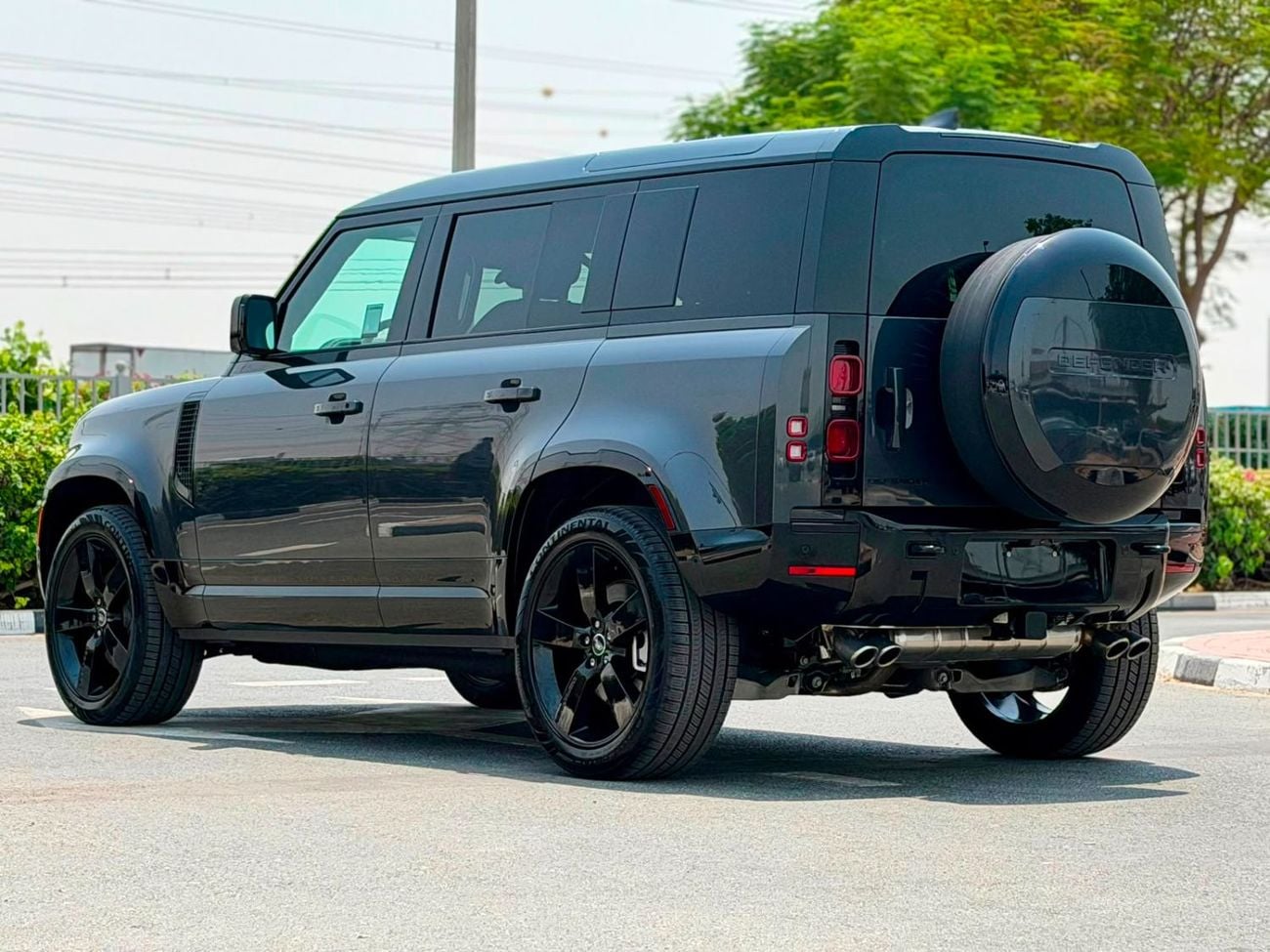 Land Rover Defender P500 X-DYNAMIC SE