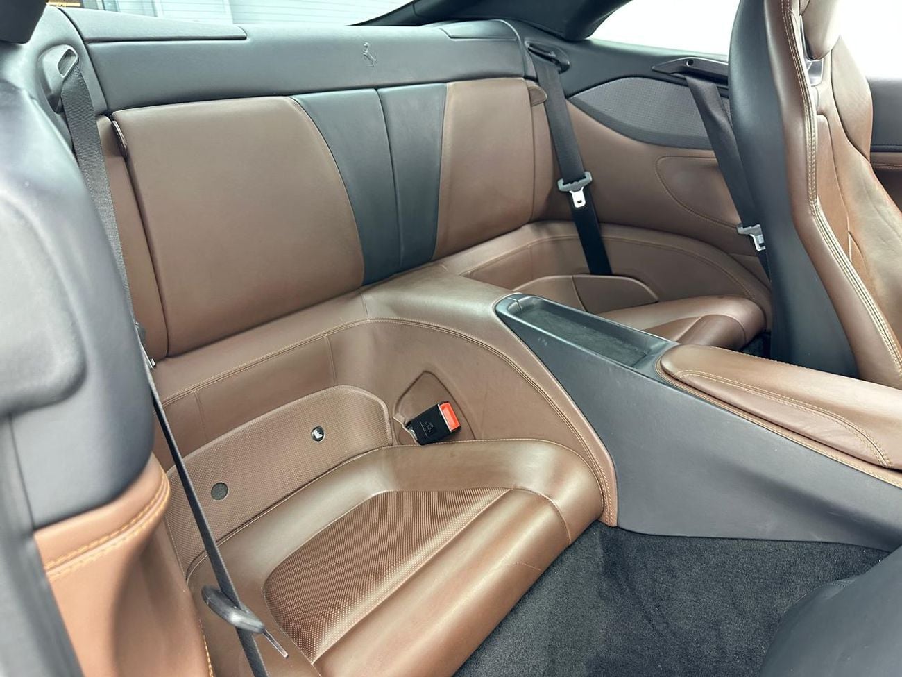 Ferrari Portofino STD 2019 Ferrari Portofino, Sept/2026 Warranty + Service Contract, Full Ferrari Service History, GCC
