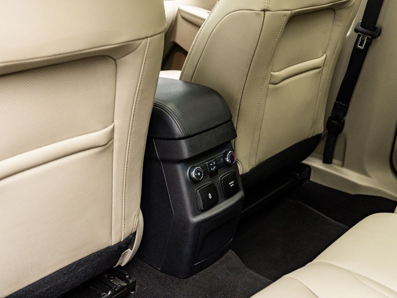 Ford Explorer Exclusive Extended Eid Offer - Limited Time Only! 2027 Al Tayer Warranty + Service Contract, GCC