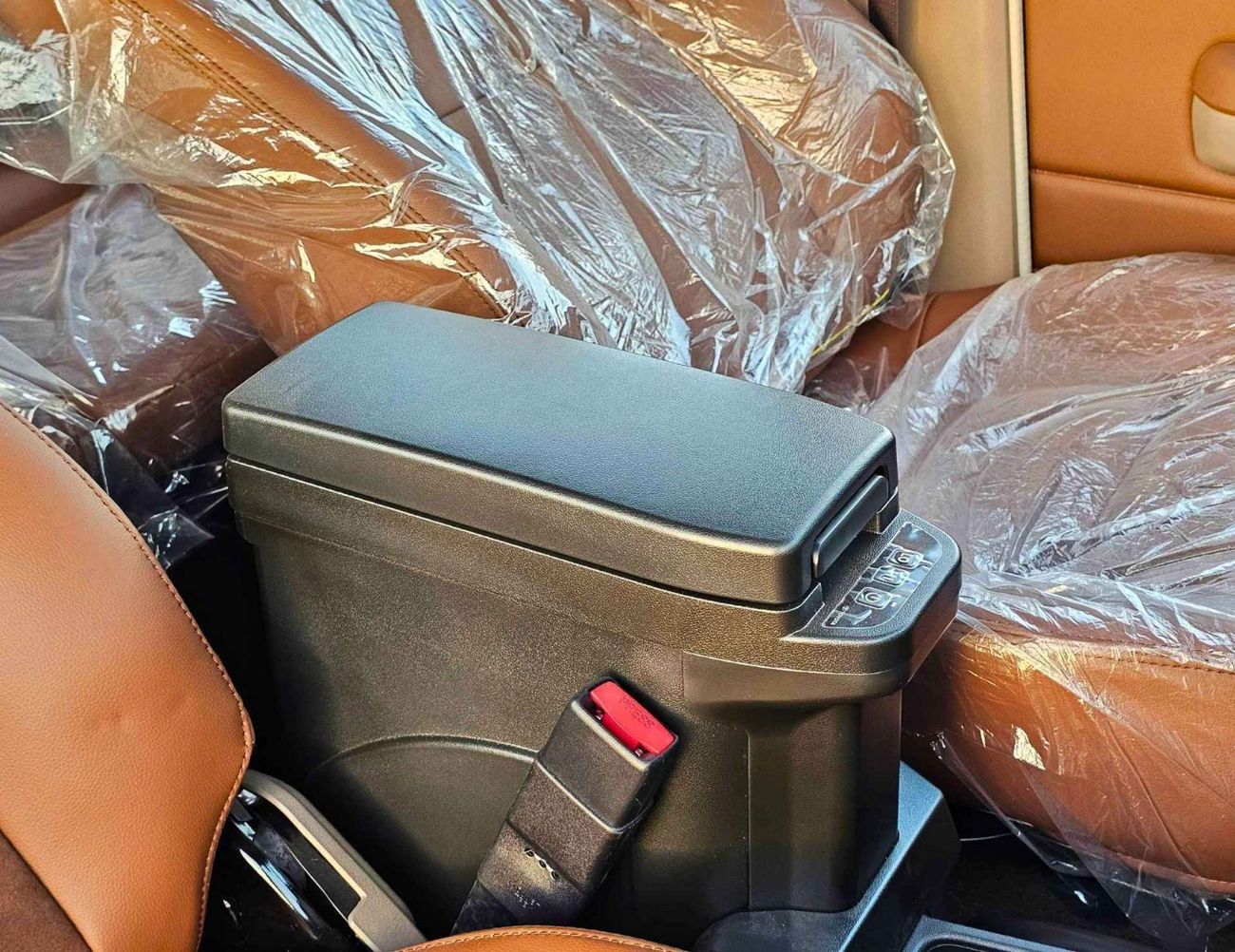 Toyota Land Cruiser Pick Up LX-Z1 LC79 / DOUBLE CABIN AUTOMATIC / 2.8L DIESEL V4 4WD / LETAHER WITH REAR CAMERA / (CODE # LX-Z1)