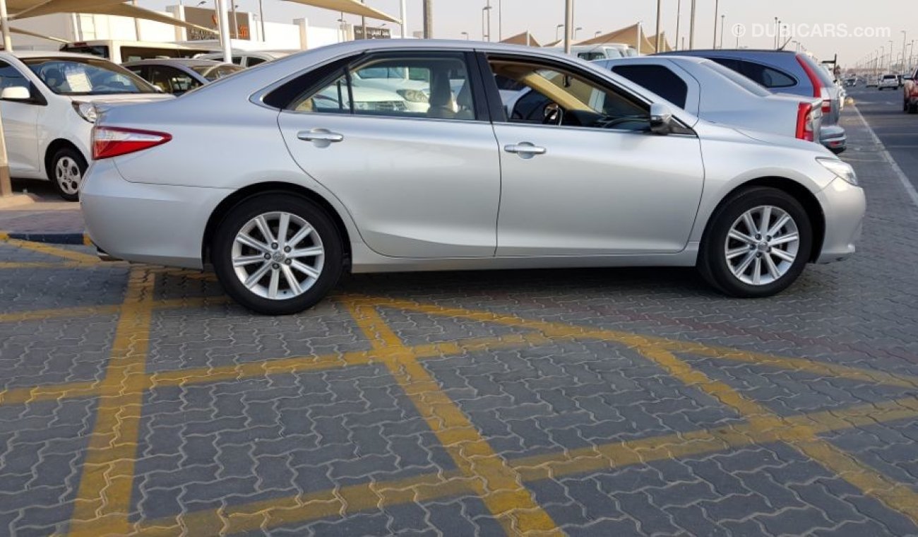 Toyota Camry 2016 Model Se  2nd options Gulf specs clean car