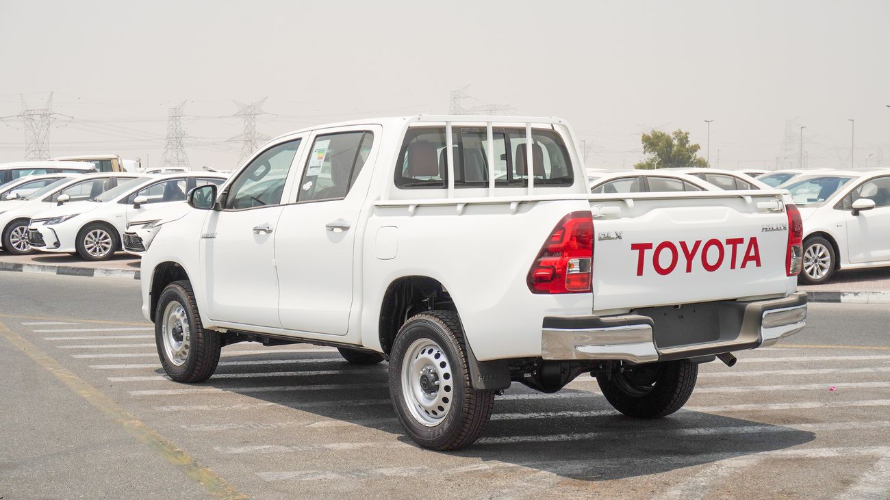 تويوتا هيلوكس DLX 2.4L DIESEL