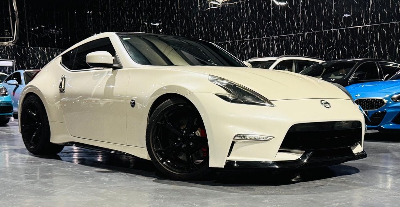 Nissan 370Z Std 3.7L (324 HP) Coupe