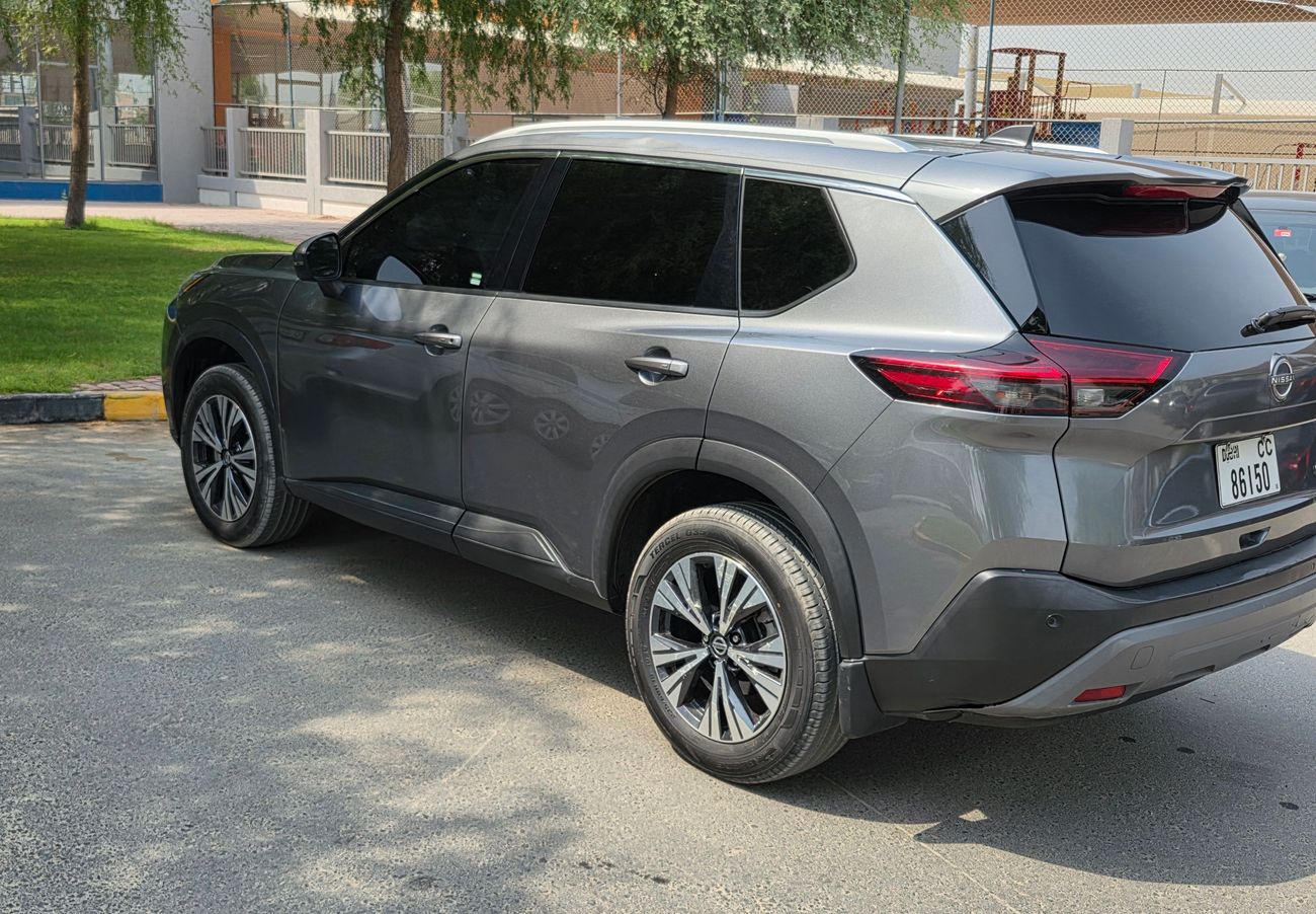 نيسان روج SV 2.5L CVT