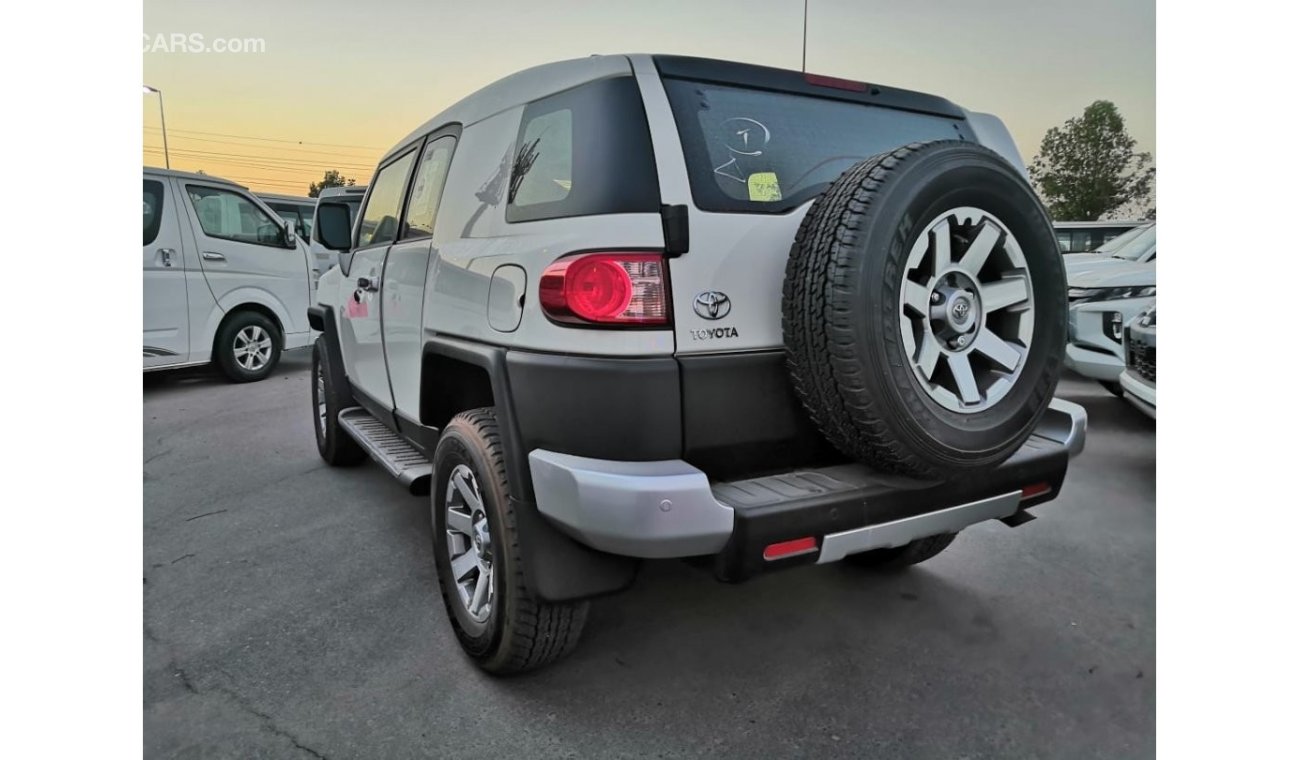 Toyota FJ Cruiser 2021