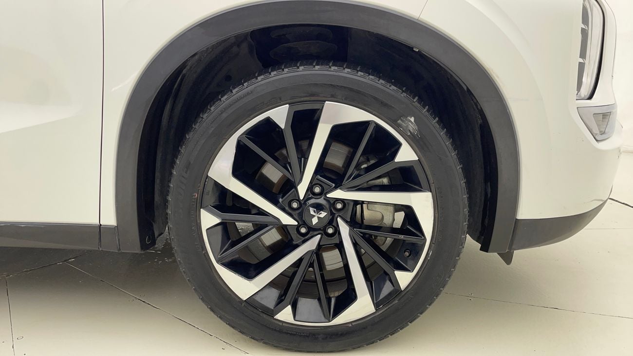 Mitsubishi Outlander 2023 HL FABRIC SEAT WITH SUNROOF | AED 1128/Month | 0 DP | 30 Day Return | Warranty | Service Histor