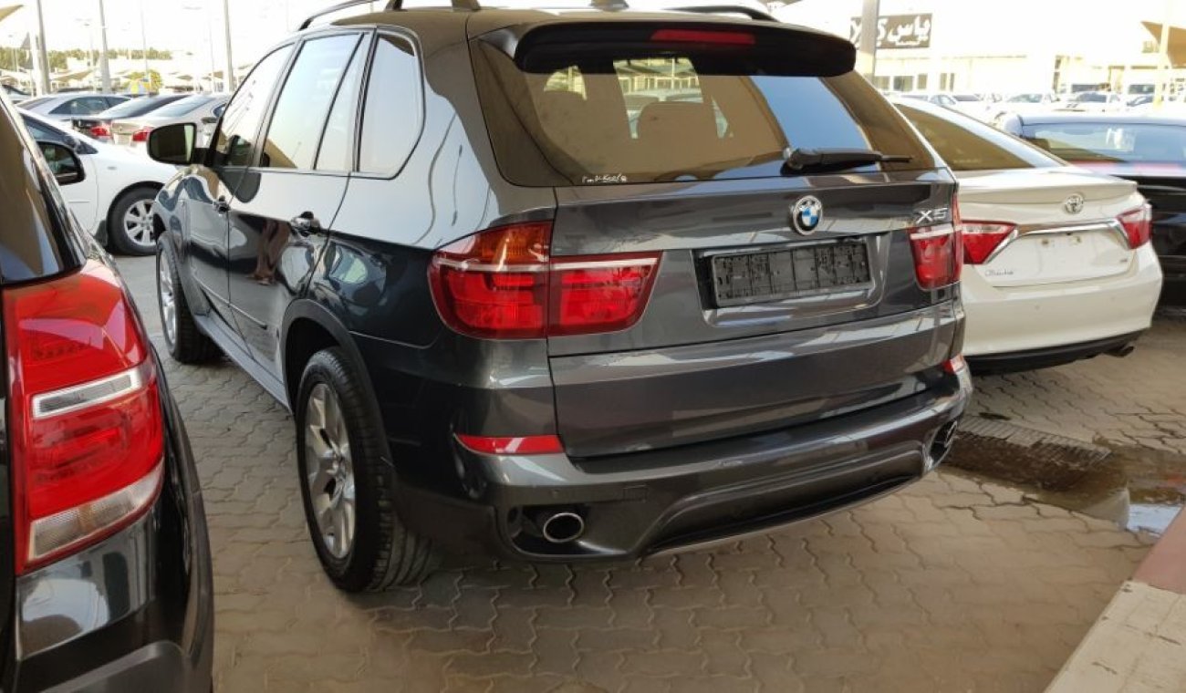 BMW X5 2013 model V6 3.5 Ltr Gulf specs  Full options