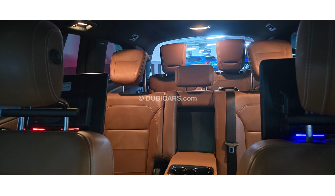 مرسيدس بنز GLS 500 V8 Full option the top trim of the class