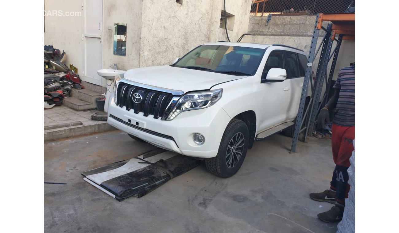 Toyota Prado DIESEL FULL OPTIONE 3.0L 4X4 RIGHT HAND DRIVE