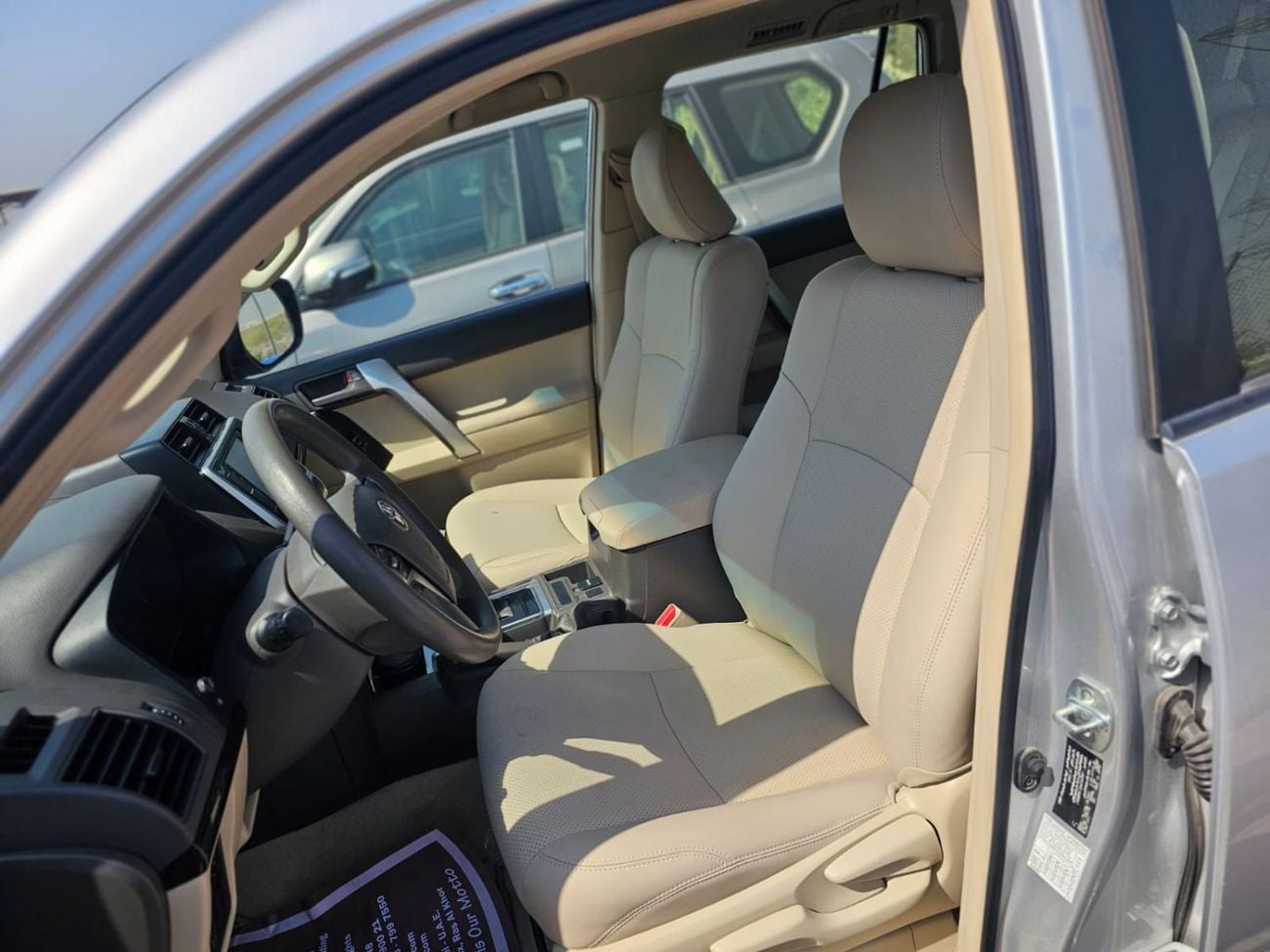 Toyota Prado TX-L 2022MODEL 2.7 v4 petrol Engine Colour sliver Transmission Automatic Interior Beige Leather seats 7se