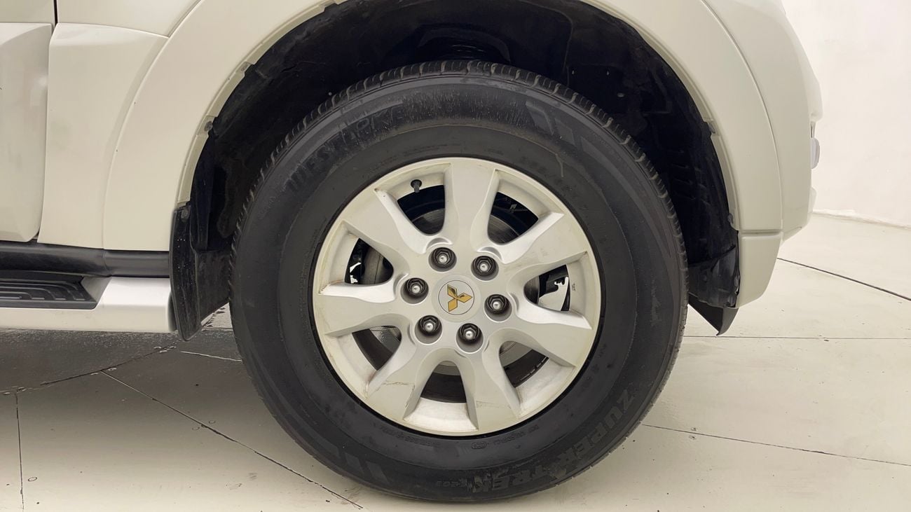 ميتسوبيشي باجيرو GLS HIGHLINE 3 | بدون دفعة مقدمة | اختبار القيادة في المنزل