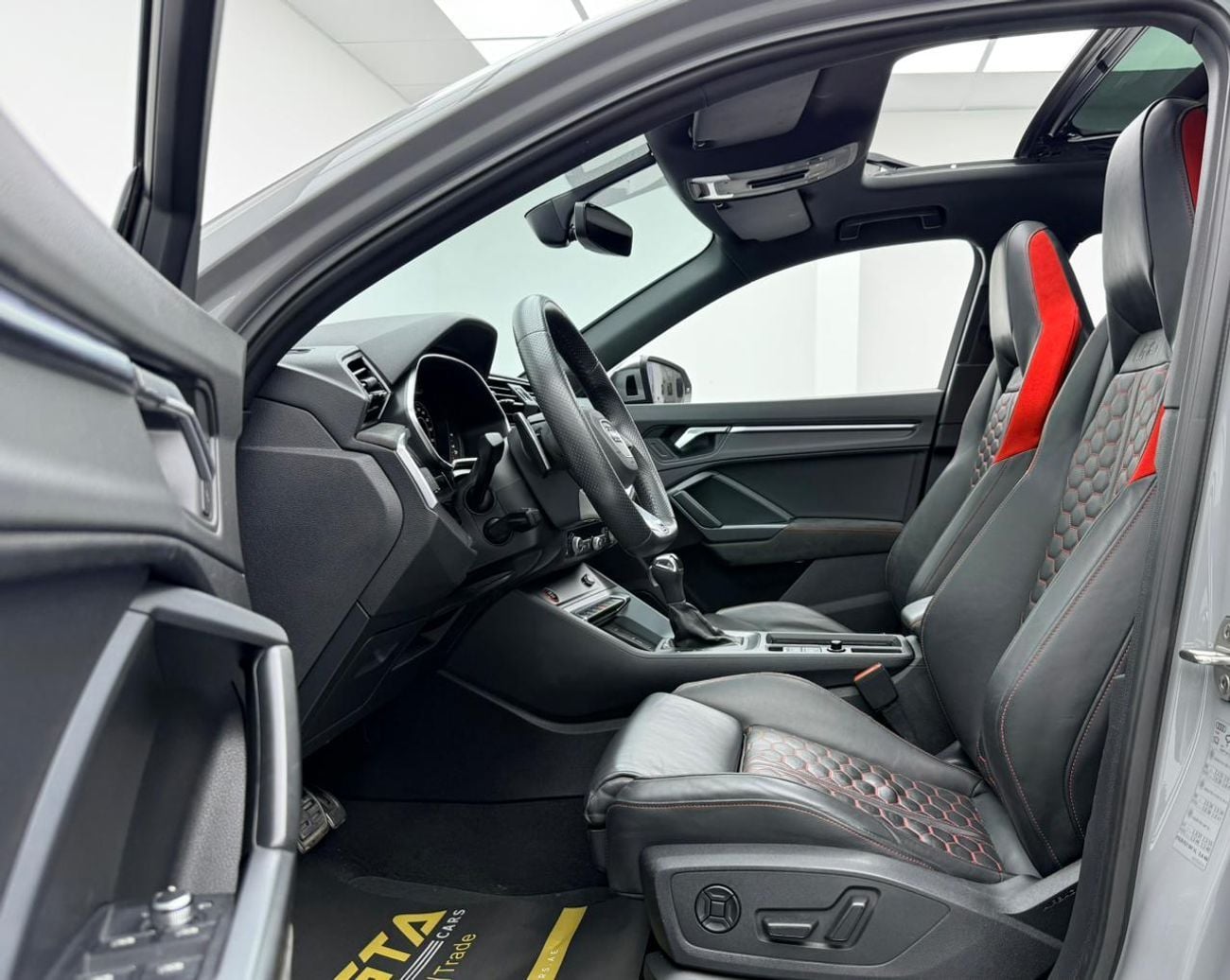 Audi RSQ3 2021 Audi RSQ3, Warranty, Carbon Fiber Interior, Fully Loaded, Excellent Condition, GCC